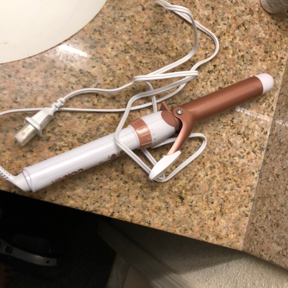 Conair 1” inch curling iron